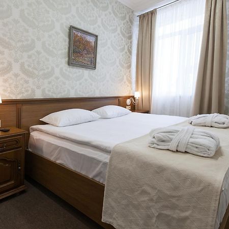 West Park Hotel Sofiivska Borshchahivka Buitenkant foto
