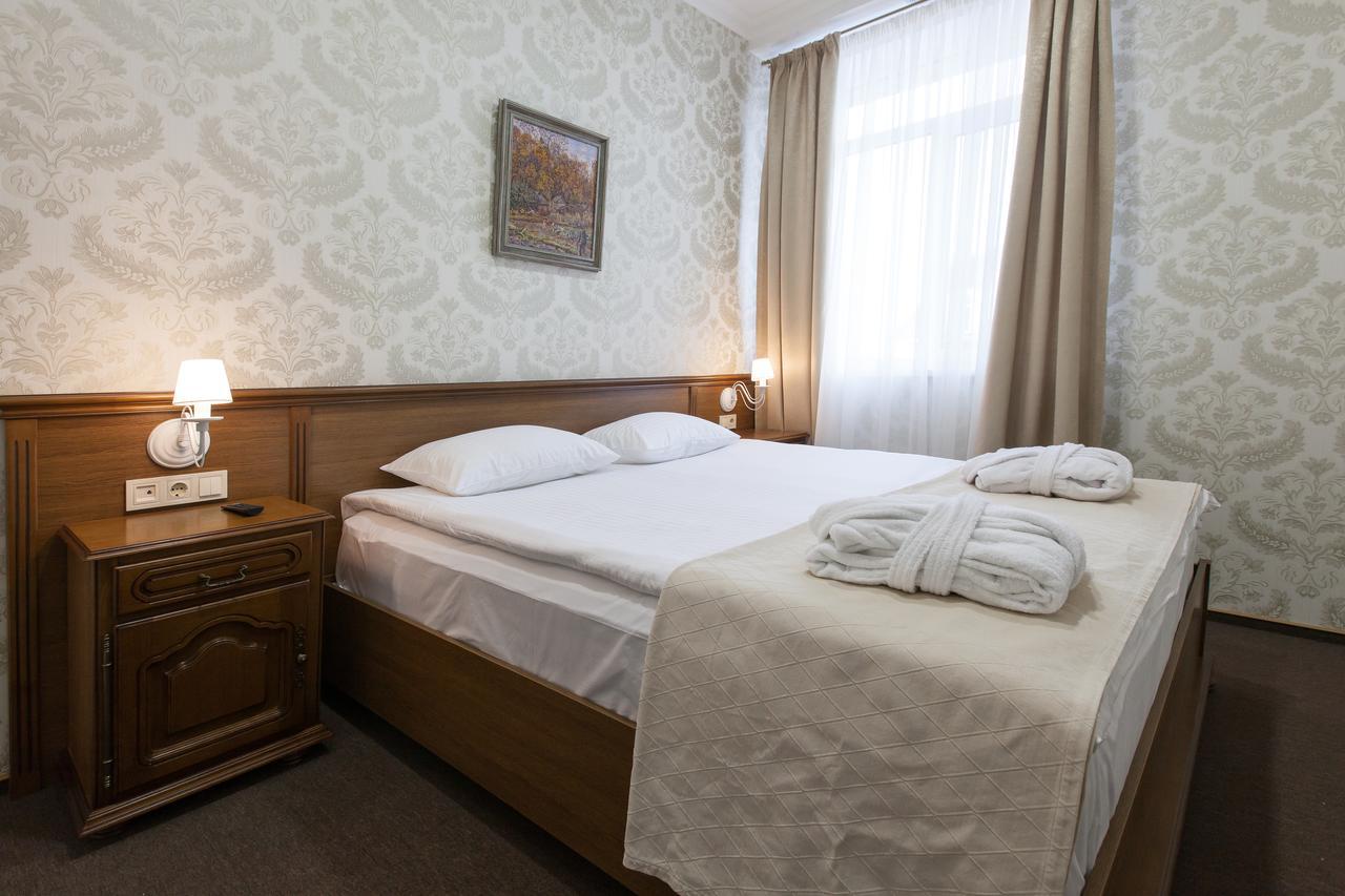 West Park Hotel Sofiivska Borshchahivka Buitenkant foto