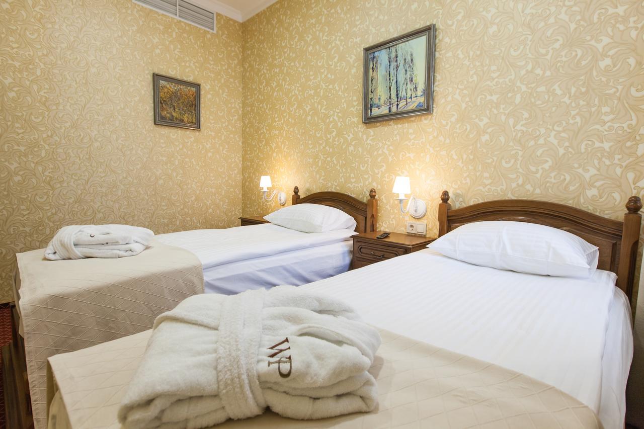 West Park Hotel Sofiivska Borshchahivka Buitenkant foto