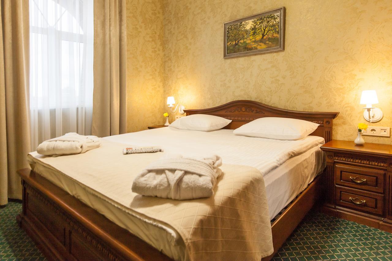West Park Hotel Sofiivska Borshchahivka Buitenkant foto