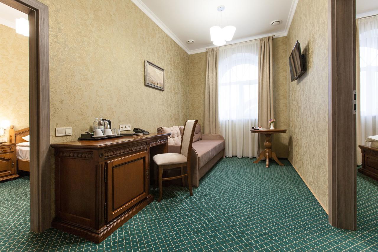 West Park Hotel Sofiivska Borshchahivka Buitenkant foto