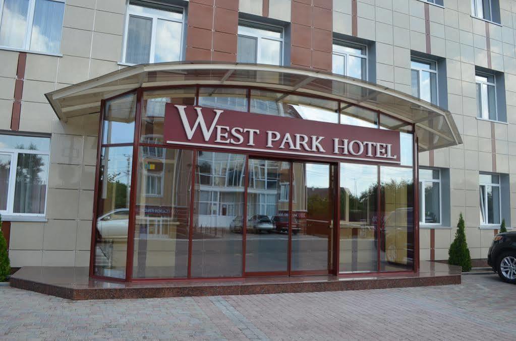 West Park Hotel Sofiivska Borshchahivka Buitenkant foto